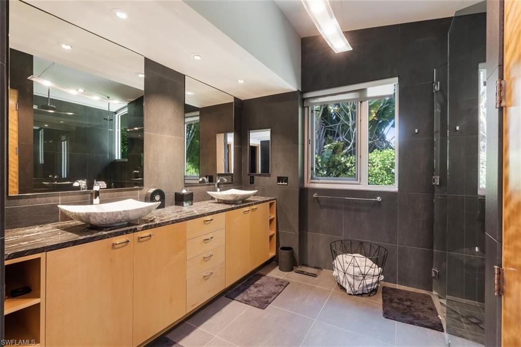 RIDGE LAKE - Residential