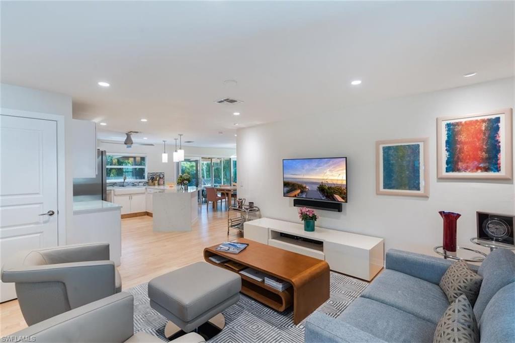 RIDGE LAKE - Residential