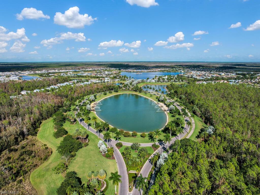 HALFMOON POINT - Residential