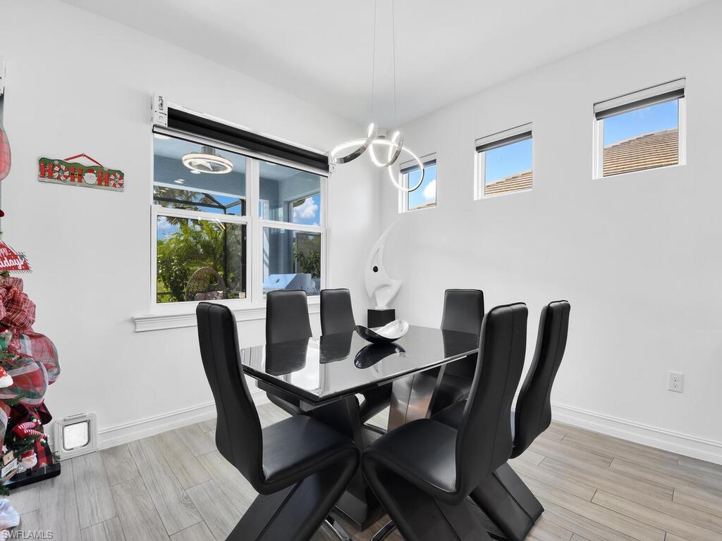 HALFMOON POINT - Residential