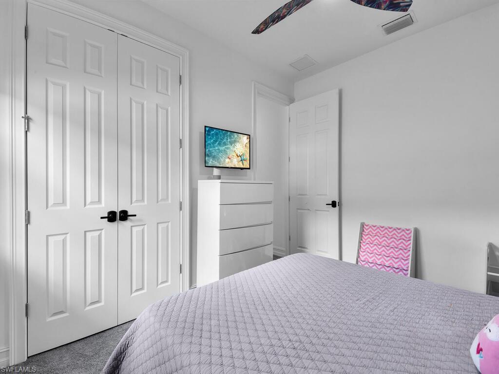 HALFMOON POINT - Residential