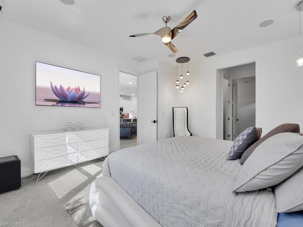 HALFMOON POINT - Residential