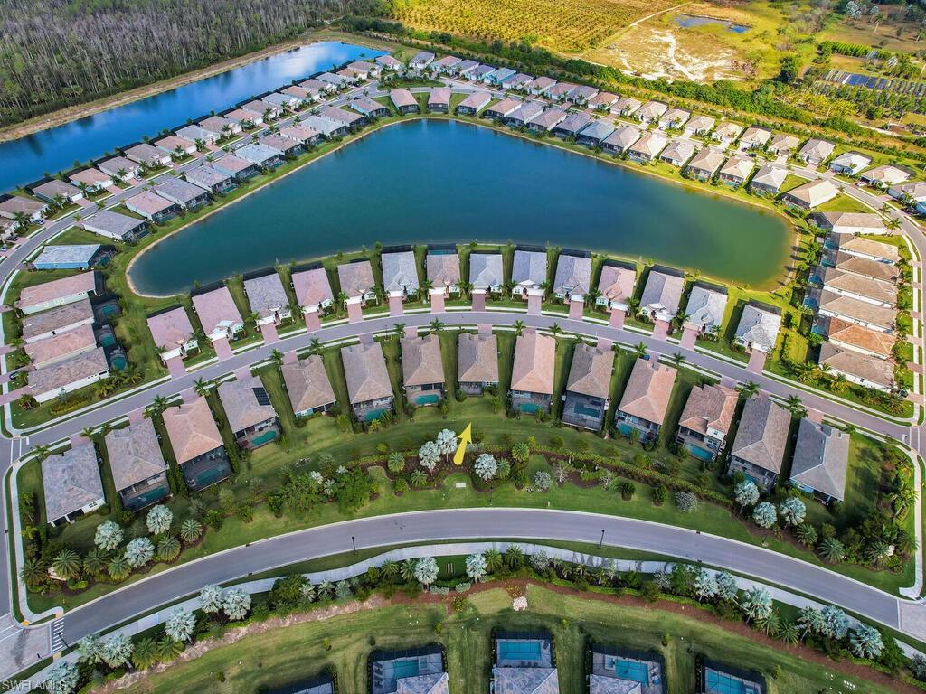 HALFMOON POINT - Residential