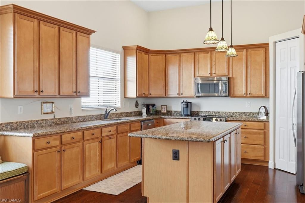 MAPLE RIDGE - Residential