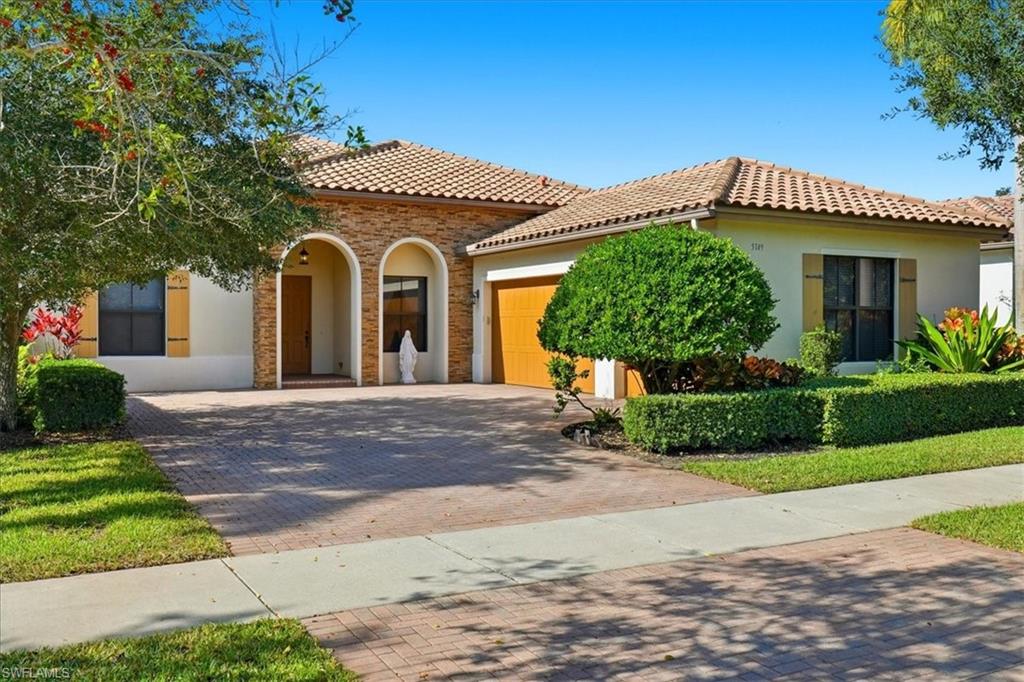 MAPLE RIDGE - Residential