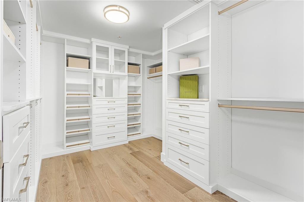 ESMERALDA ON EIGHTH - Residential