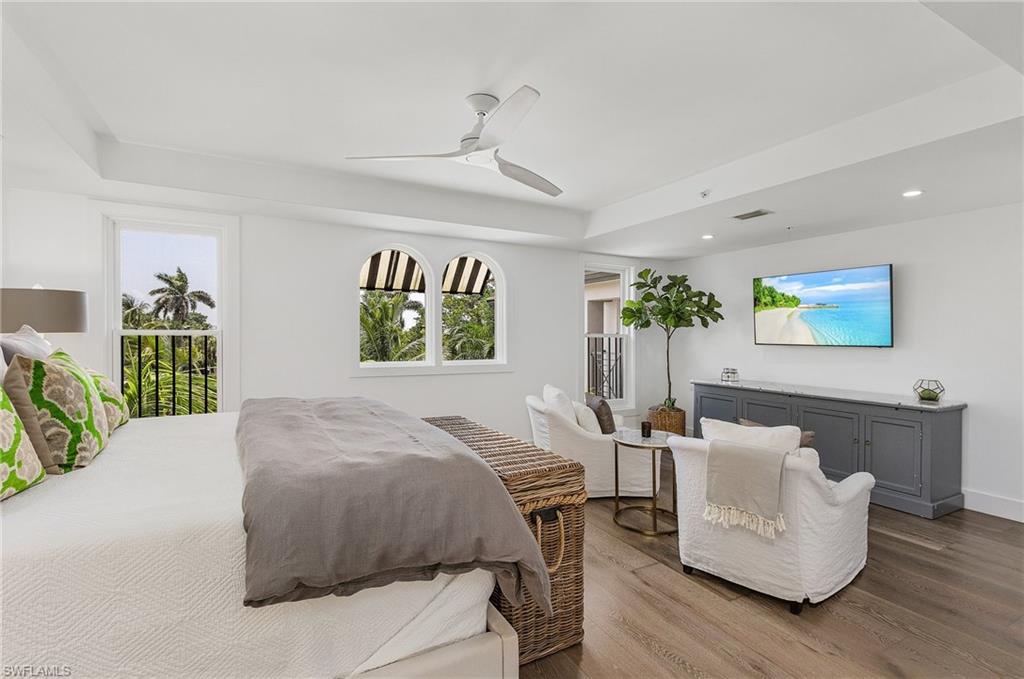 ESMERALDA ON EIGHTH - Residential