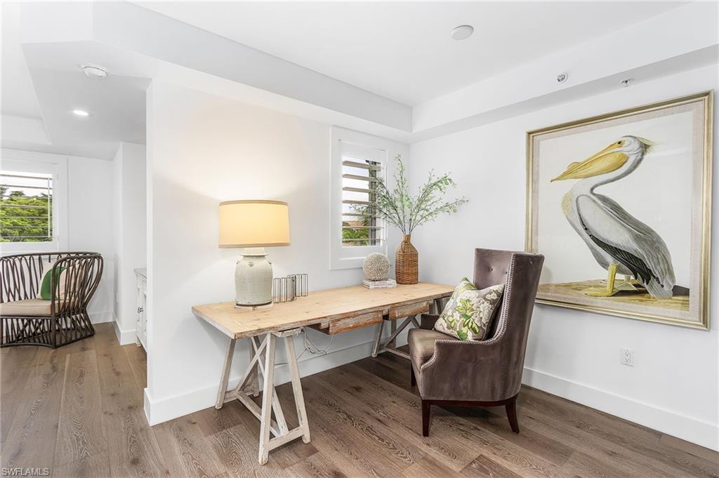 ESMERALDA ON EIGHTH - Residential