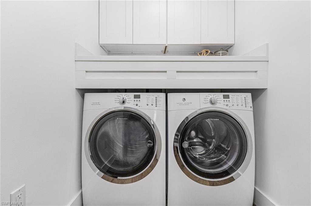 ESMERALDA ON EIGHTH - Residential