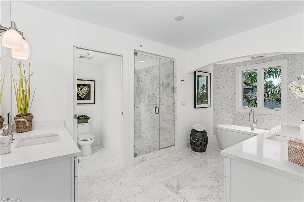 ESMERALDA ON EIGHTH - Residential