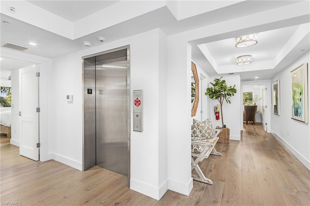 ESMERALDA ON EIGHTH - Residential