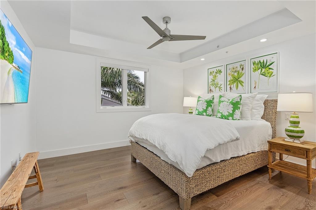 ESMERALDA ON EIGHTH - Residential