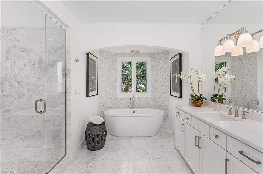 ESMERALDA ON EIGHTH - Residential