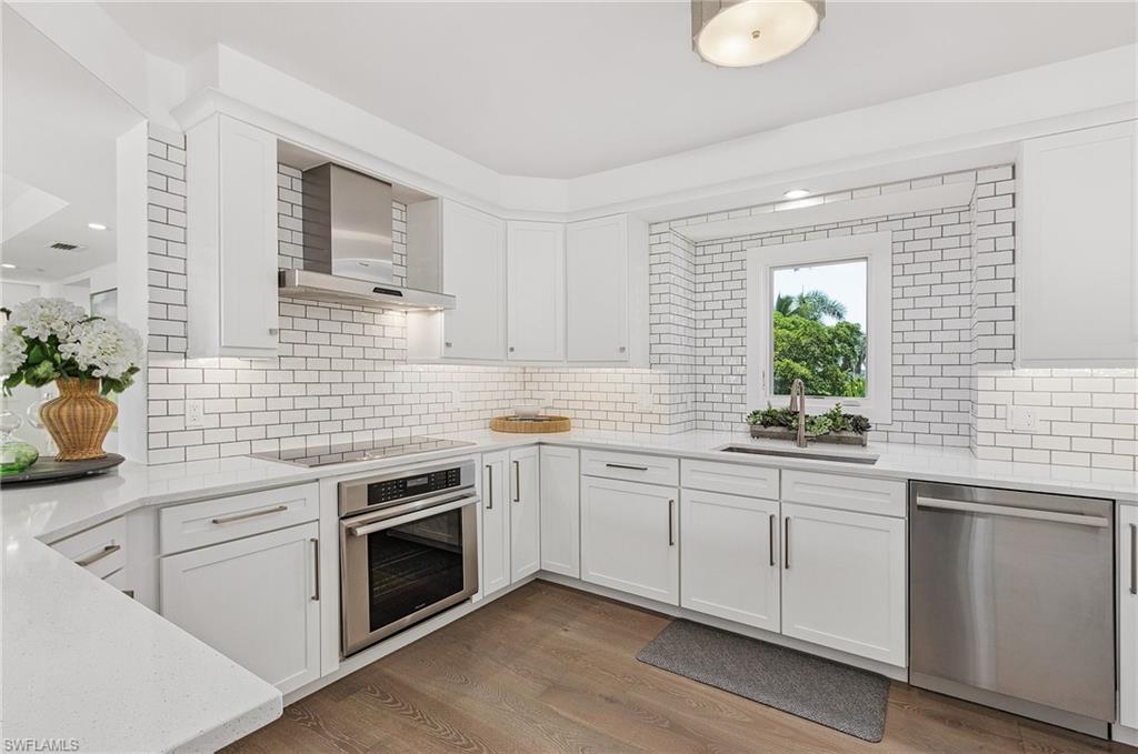 ESMERALDA ON EIGHTH - Residential