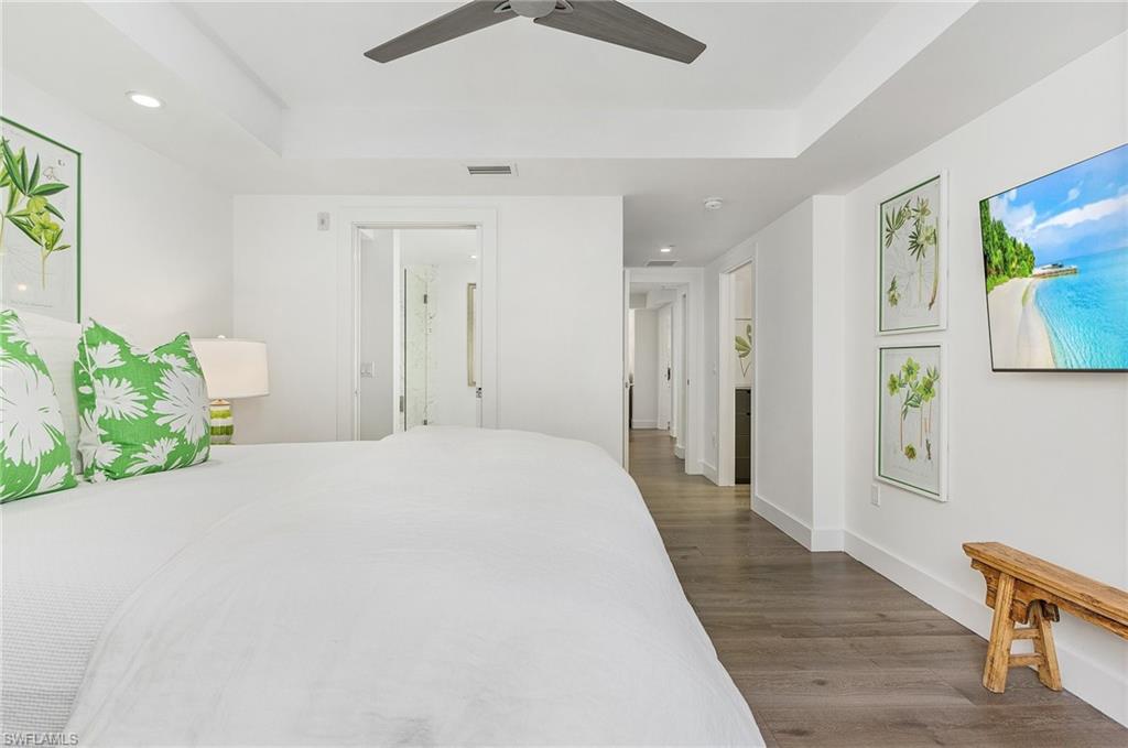 ESMERALDA ON EIGHTH - Residential