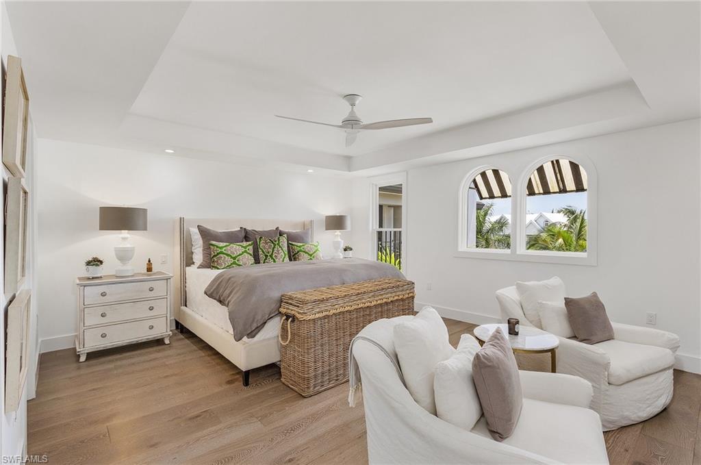 ESMERALDA ON EIGHTH - Residential