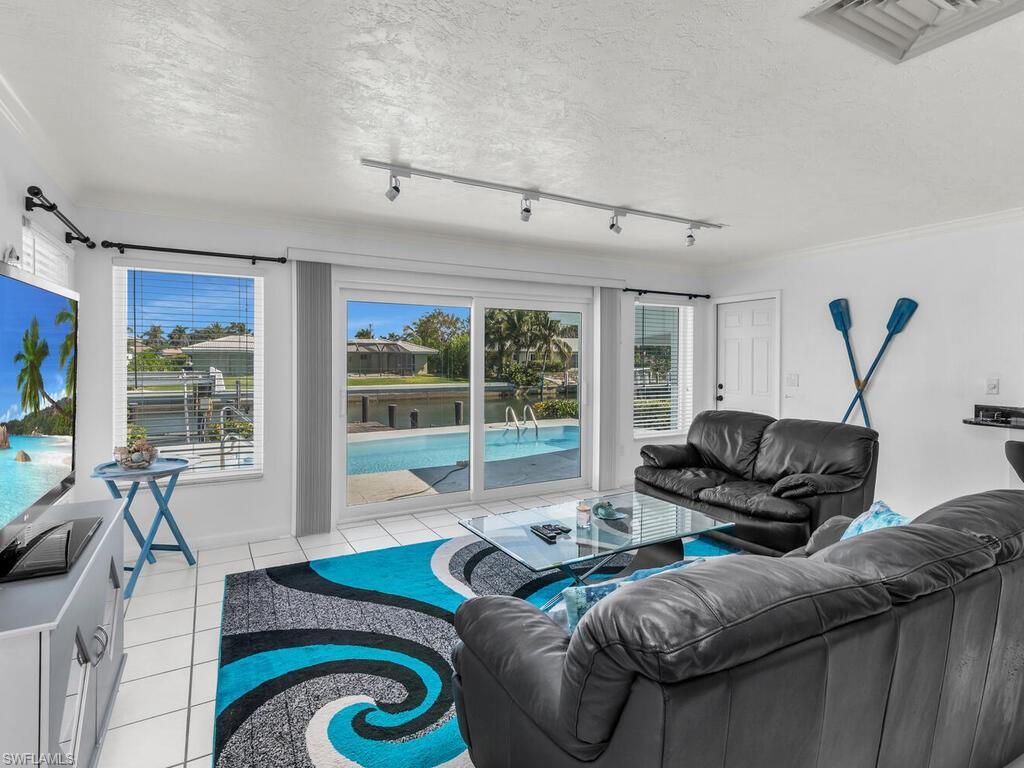 MARCO BEACH - Residential