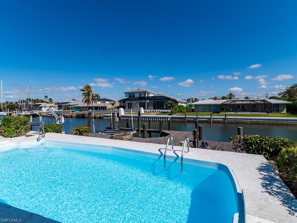 MARCO BEACH - Residential