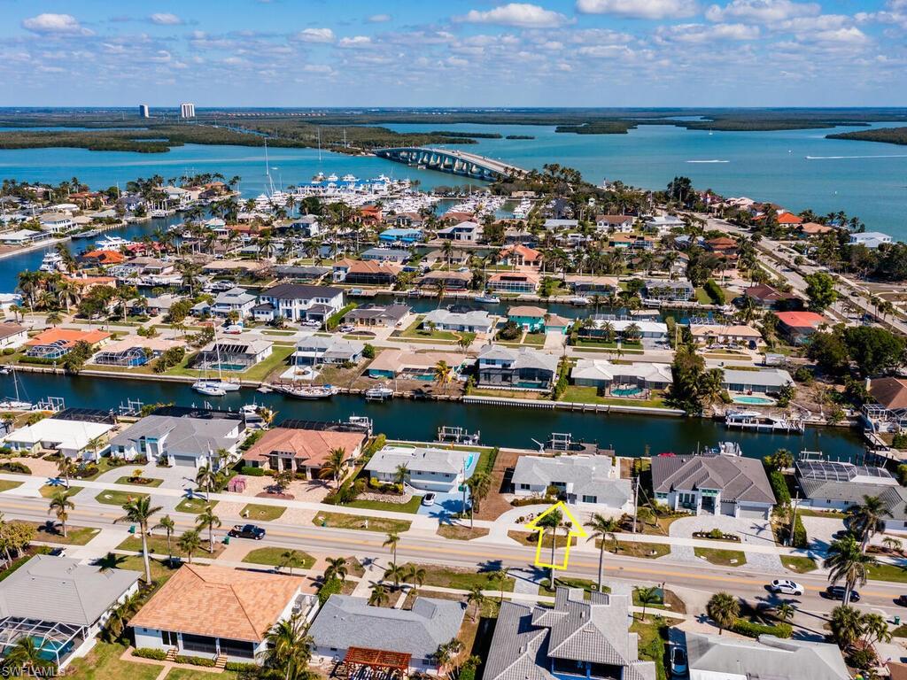 MARCO BEACH - Residential