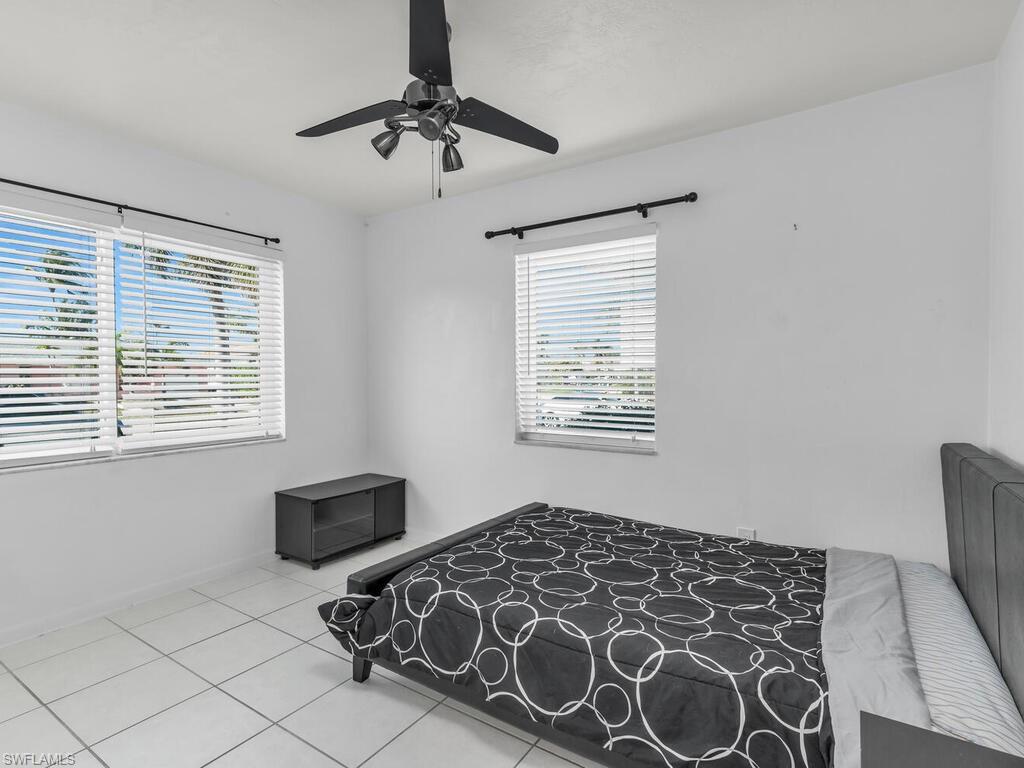 MARCO BEACH - Residential