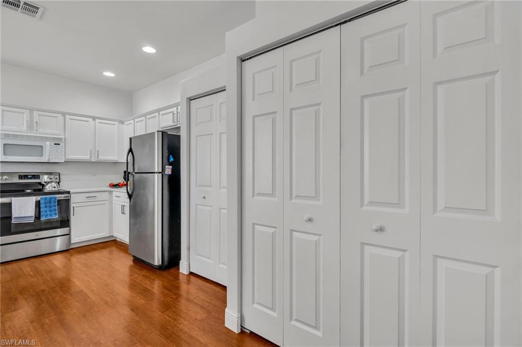 SOMMERSET VILLAS - Residential