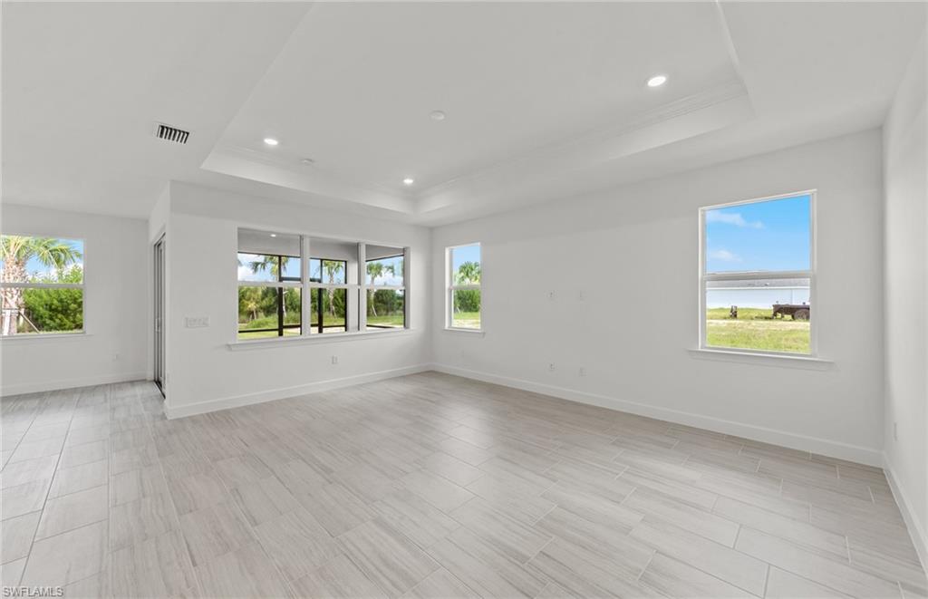 NORTHRIDGE - Residential