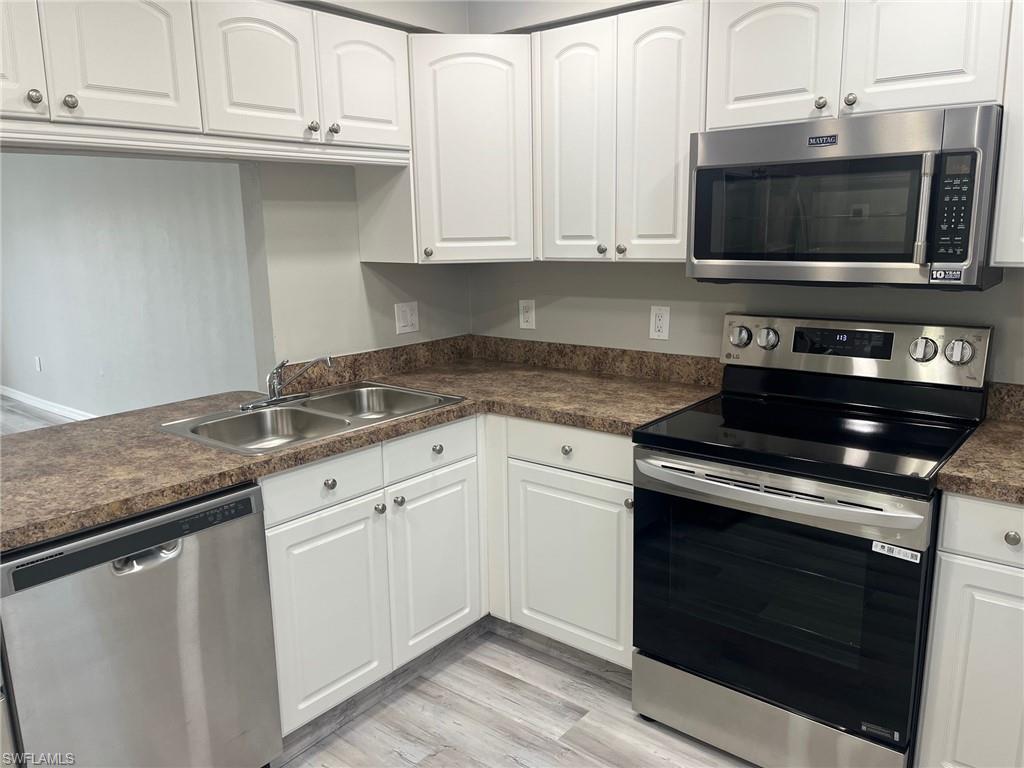 SEVEN LAKES - Residential