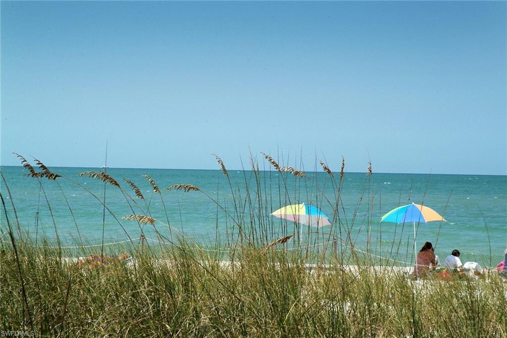 MOORINGS - Residential