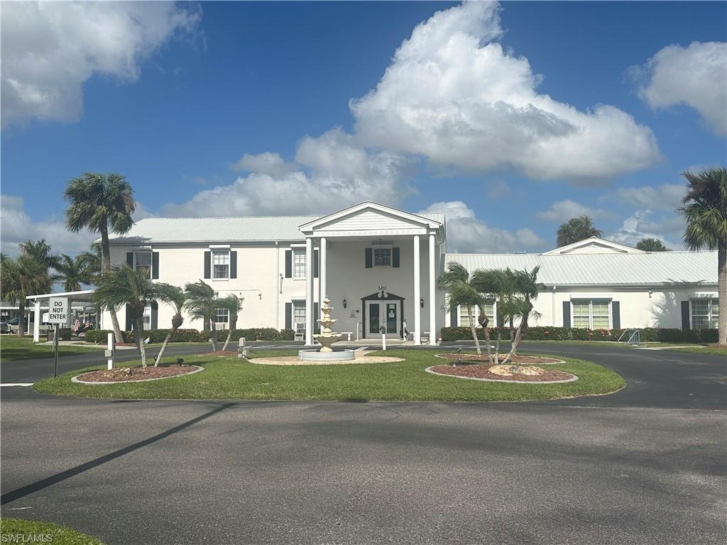 CARRIAGE VILLAGE - Residential