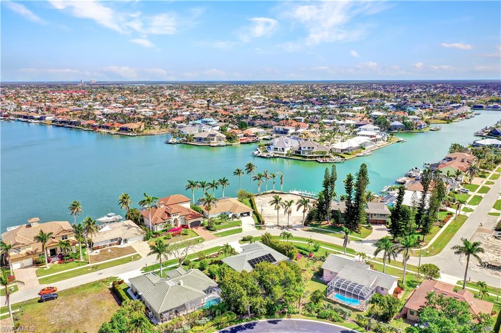 MARCO BEACH - Residential