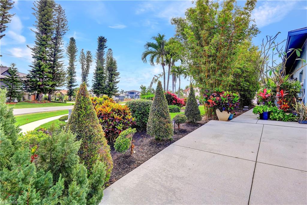 MARCO BEACH - Residential