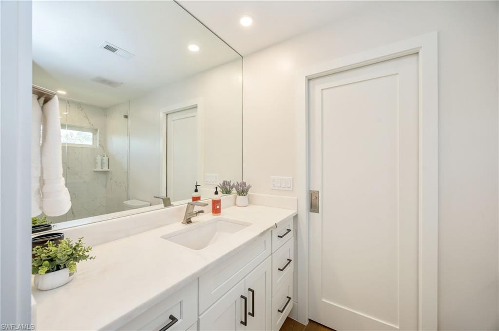 PALM RIVER ESTATES - Residential Lease