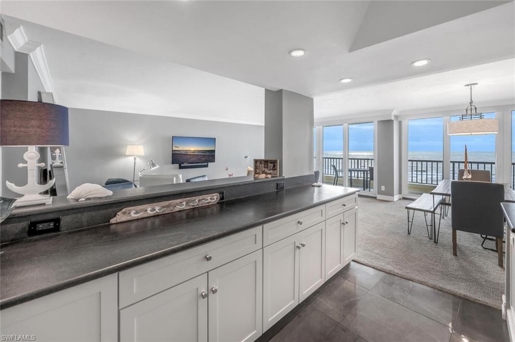 ADMIRALTY POINT - Residential