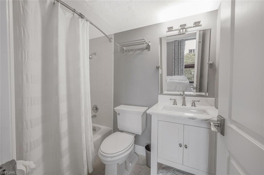 ADMIRALTY POINT - Residential