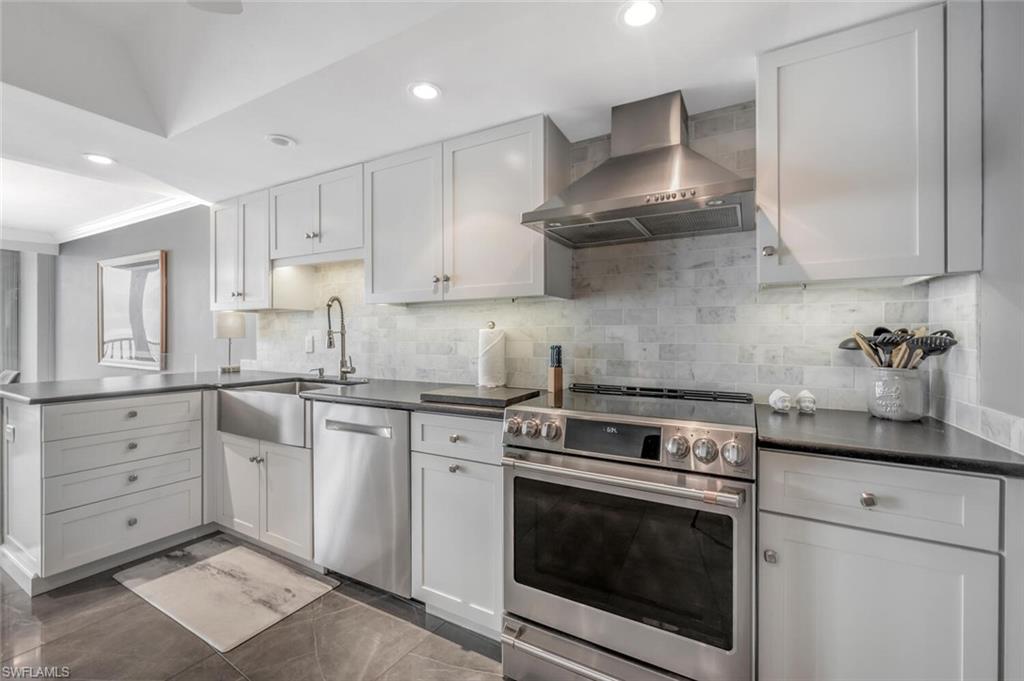 ADMIRALTY POINT - Residential