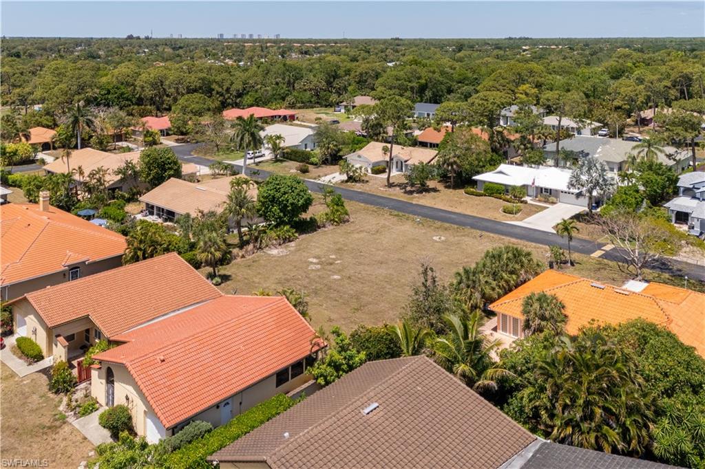 SPANISH GARDENS - Land