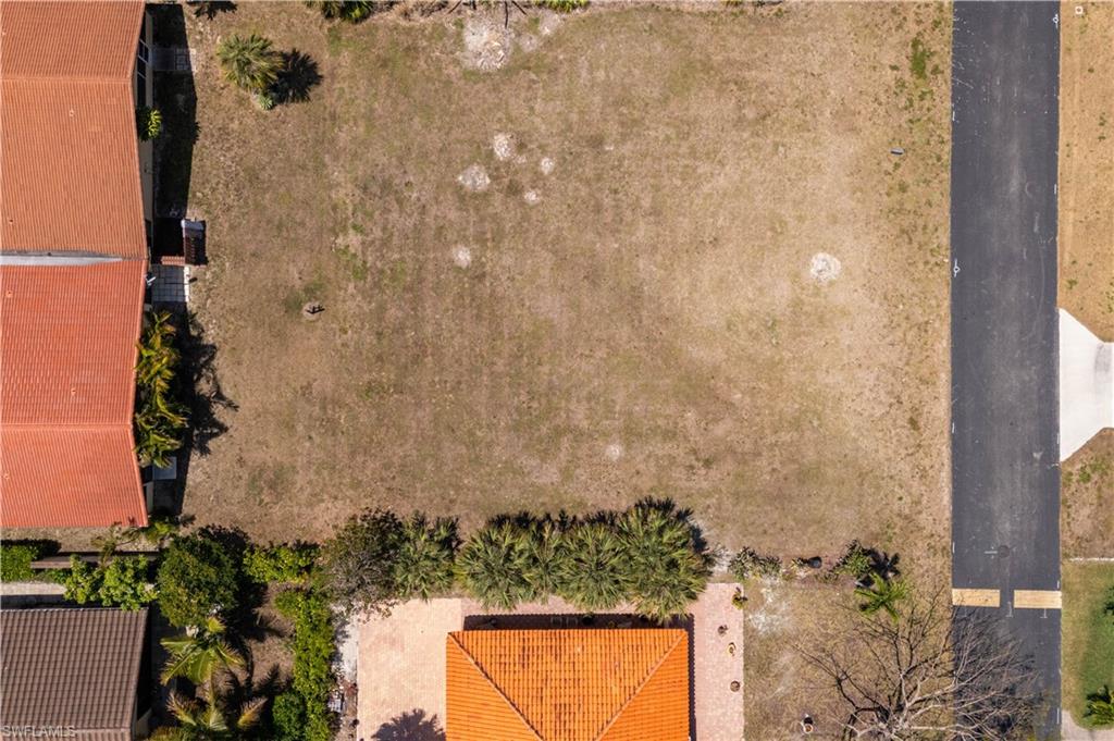 SPANISH GARDENS - Land