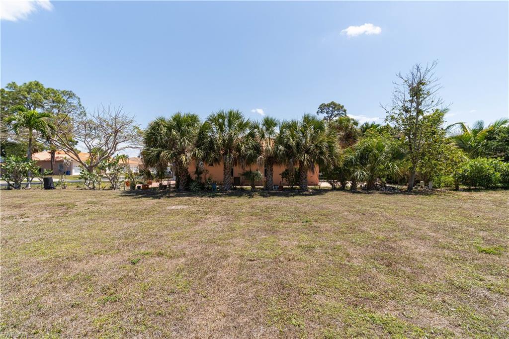 SPANISH GARDENS - Land