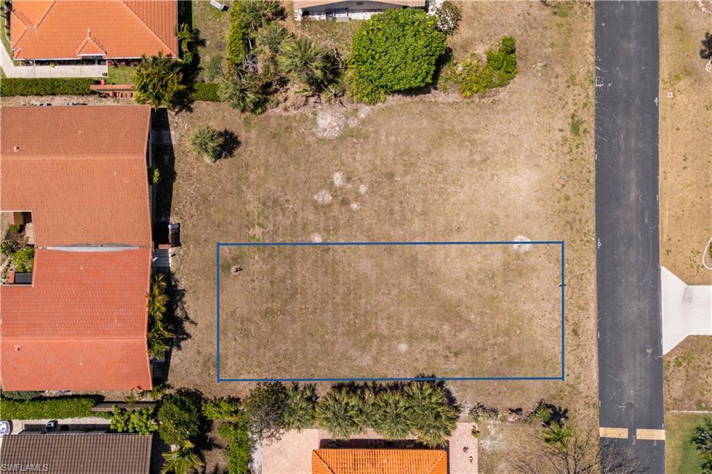 SPANISH GARDENS - Land