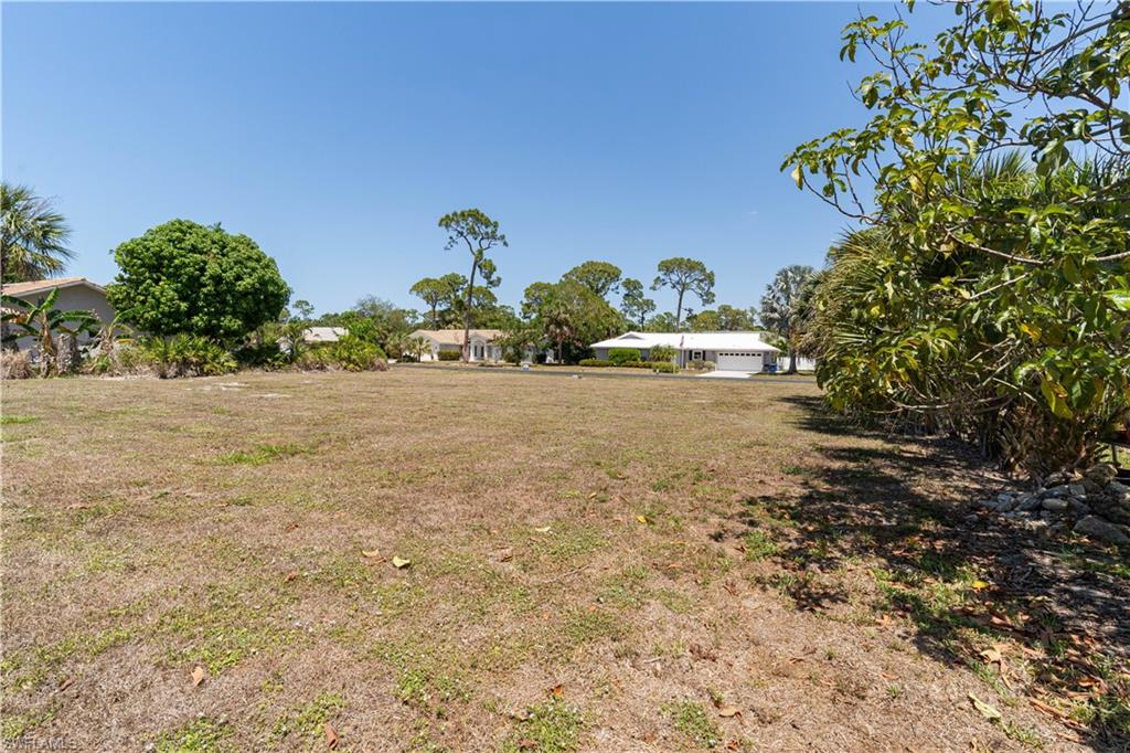 SPANISH GARDENS - Land