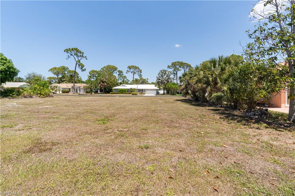 SPANISH GARDENS - Land