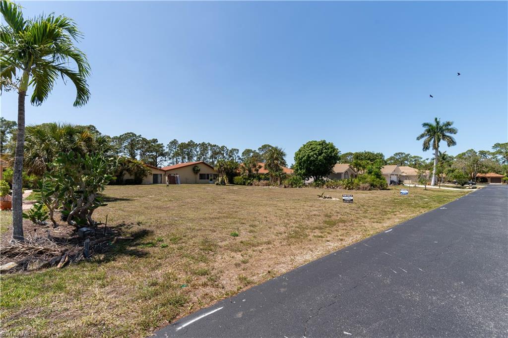 SPANISH GARDENS - Land