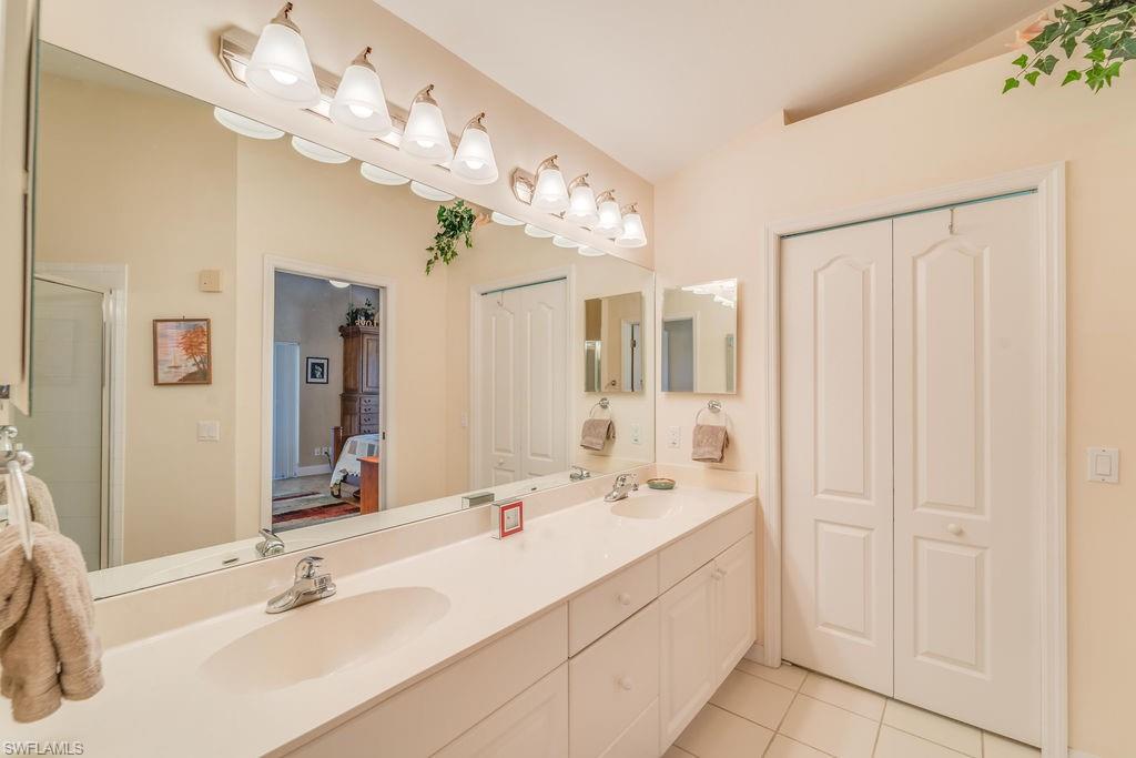 INDIAN WELLS GOLF VILLAS - Residential