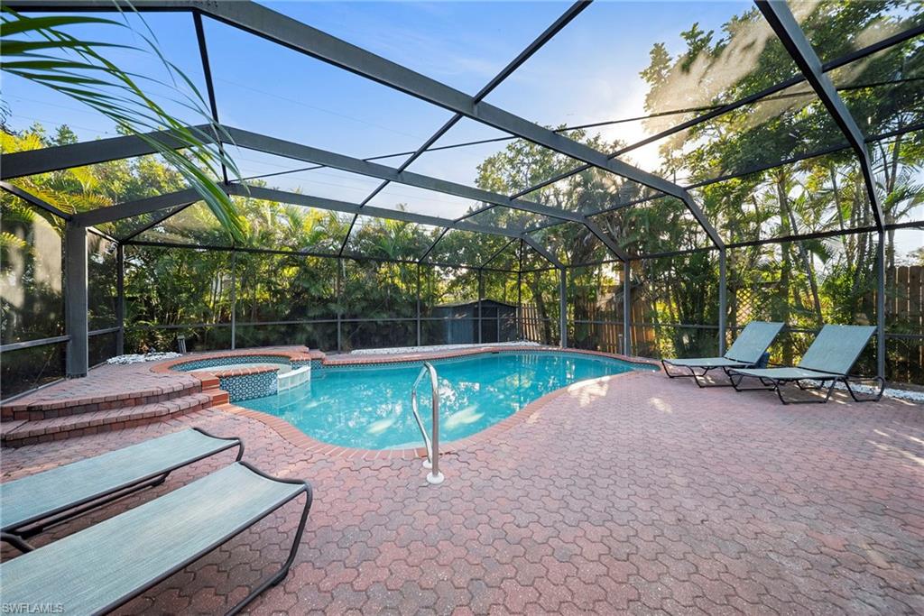 NAPLES PARK - Residential