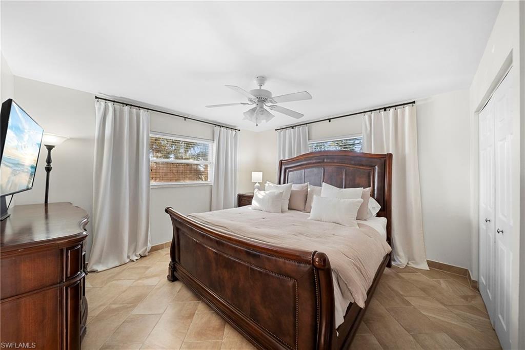 NAPLES PARK - Residential