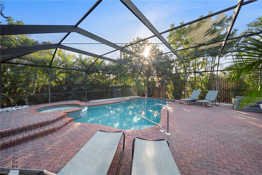 NAPLES PARK - Residential