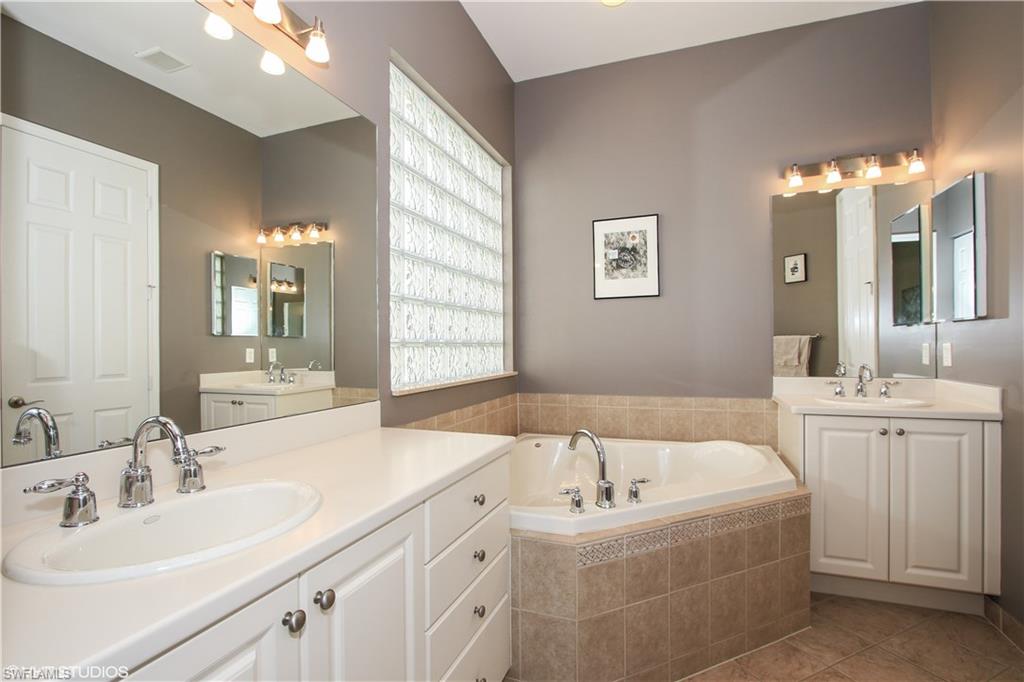 BOTANICA LAKES - Residential