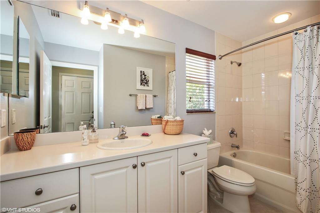 BOTANICA LAKES - Residential