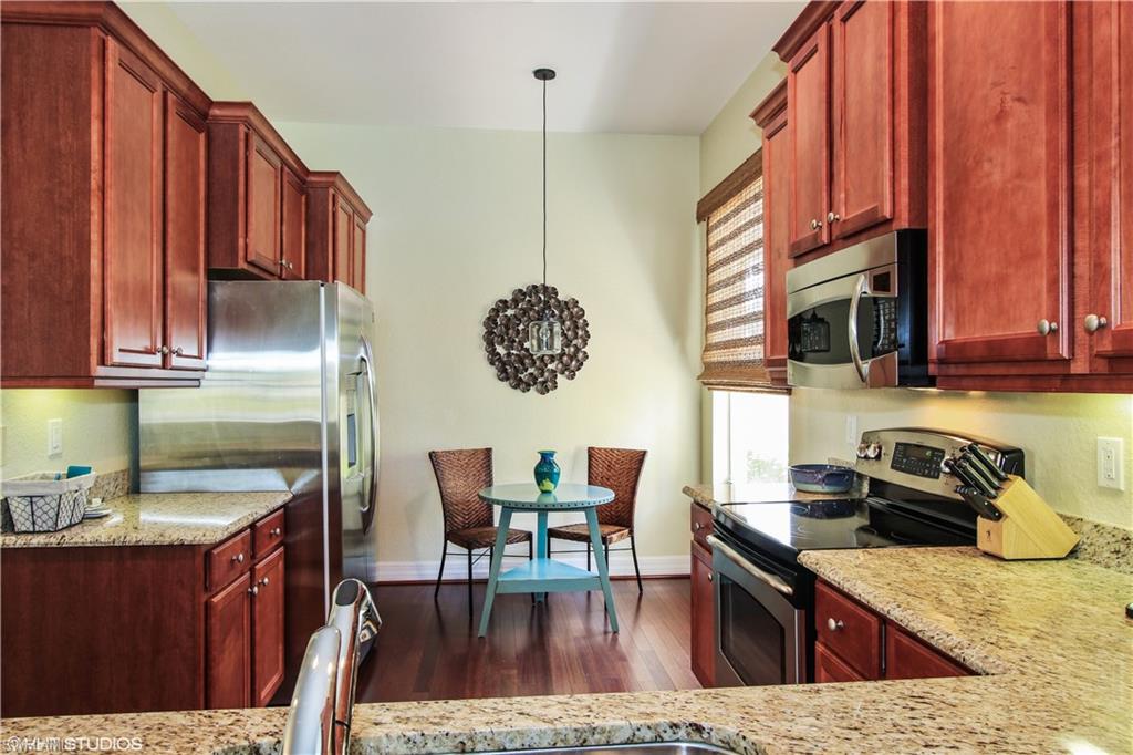 BOTANICA LAKES - Residential