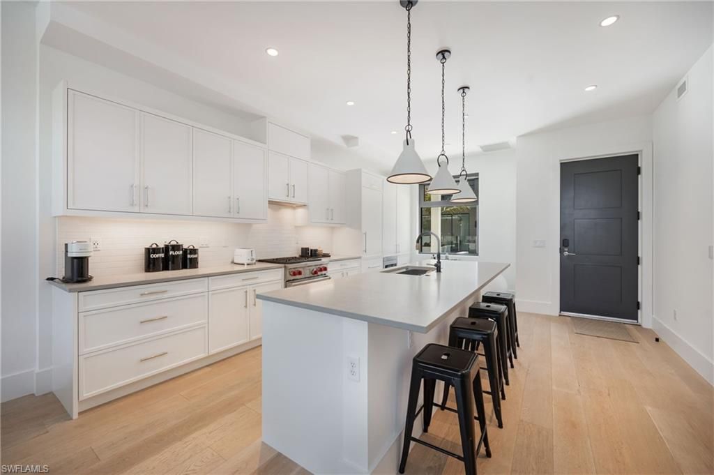 Photo of 850 Central AVE #204, NAPLES, FL 34102 (MLS # 226013044)